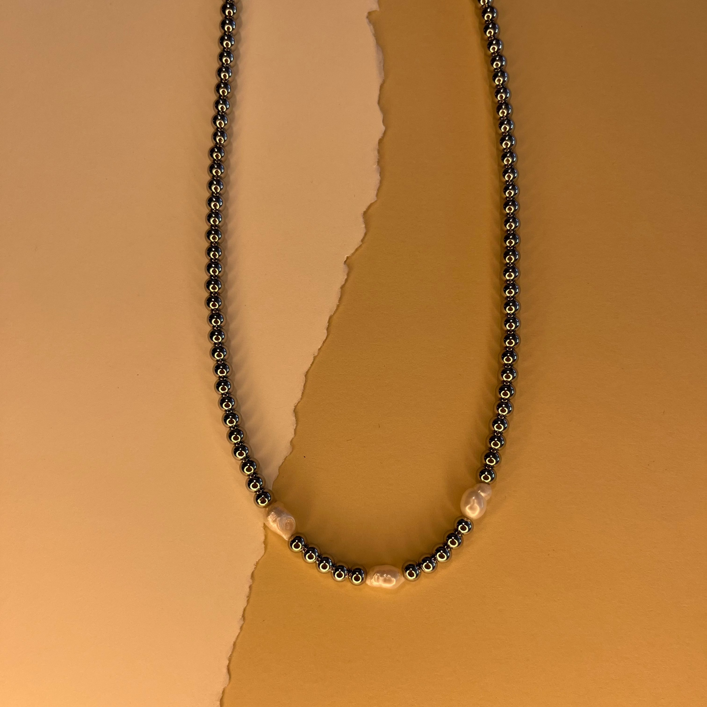 COLLAR CON PERLAS